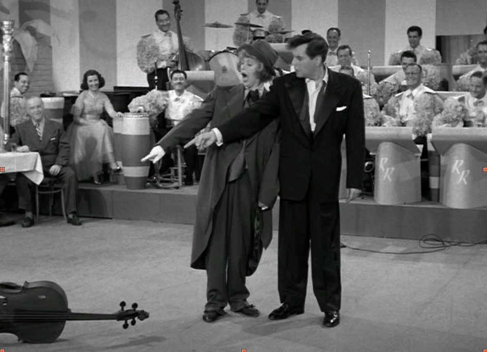 Pepito + Lucy = The Cello Routine (1950)